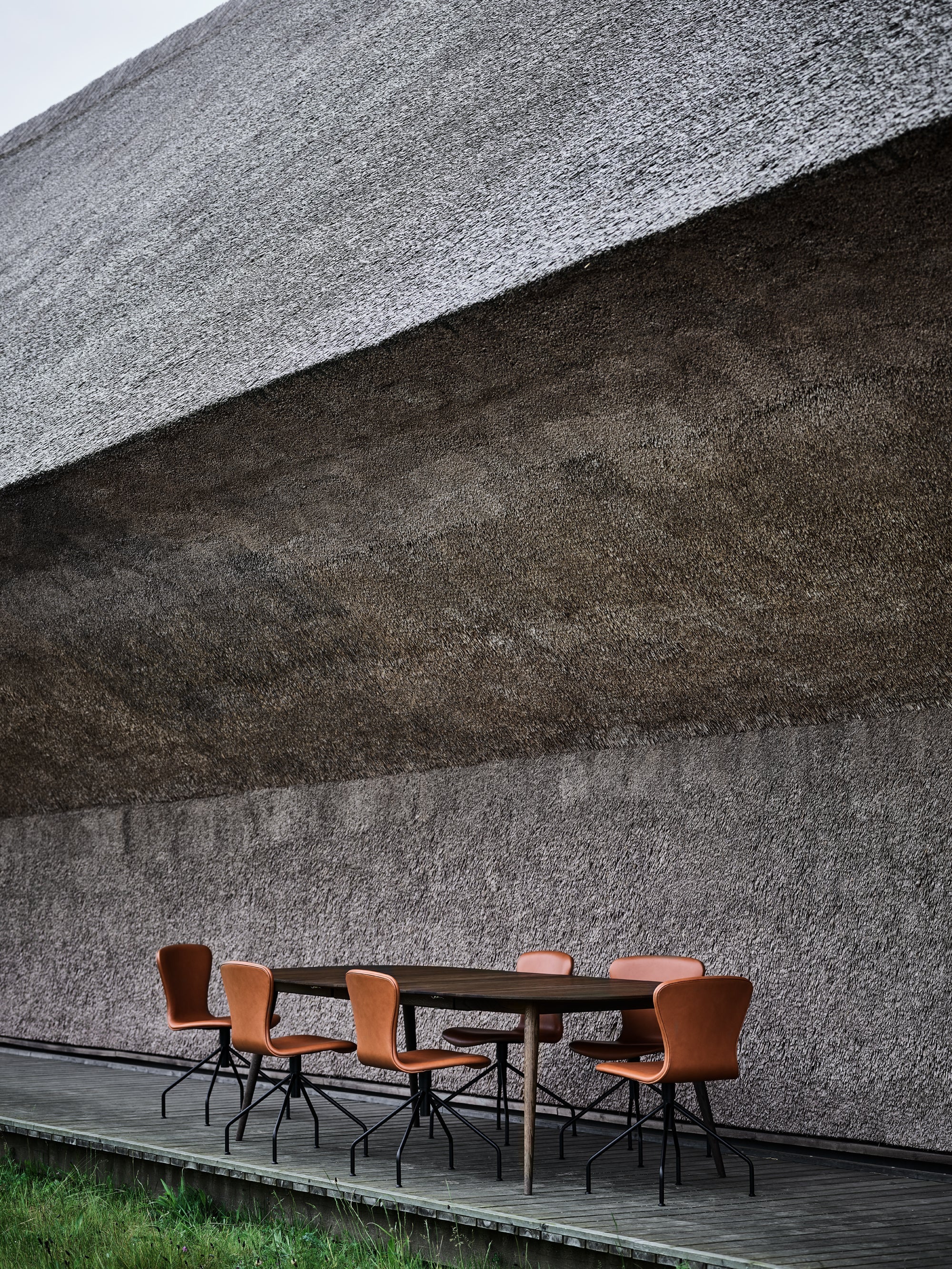 PLAY Arm Chair Swing – Basic Leather in Cognac PLAY Arm Chair Swing – Basic Leather in Cognac Bruunmunch