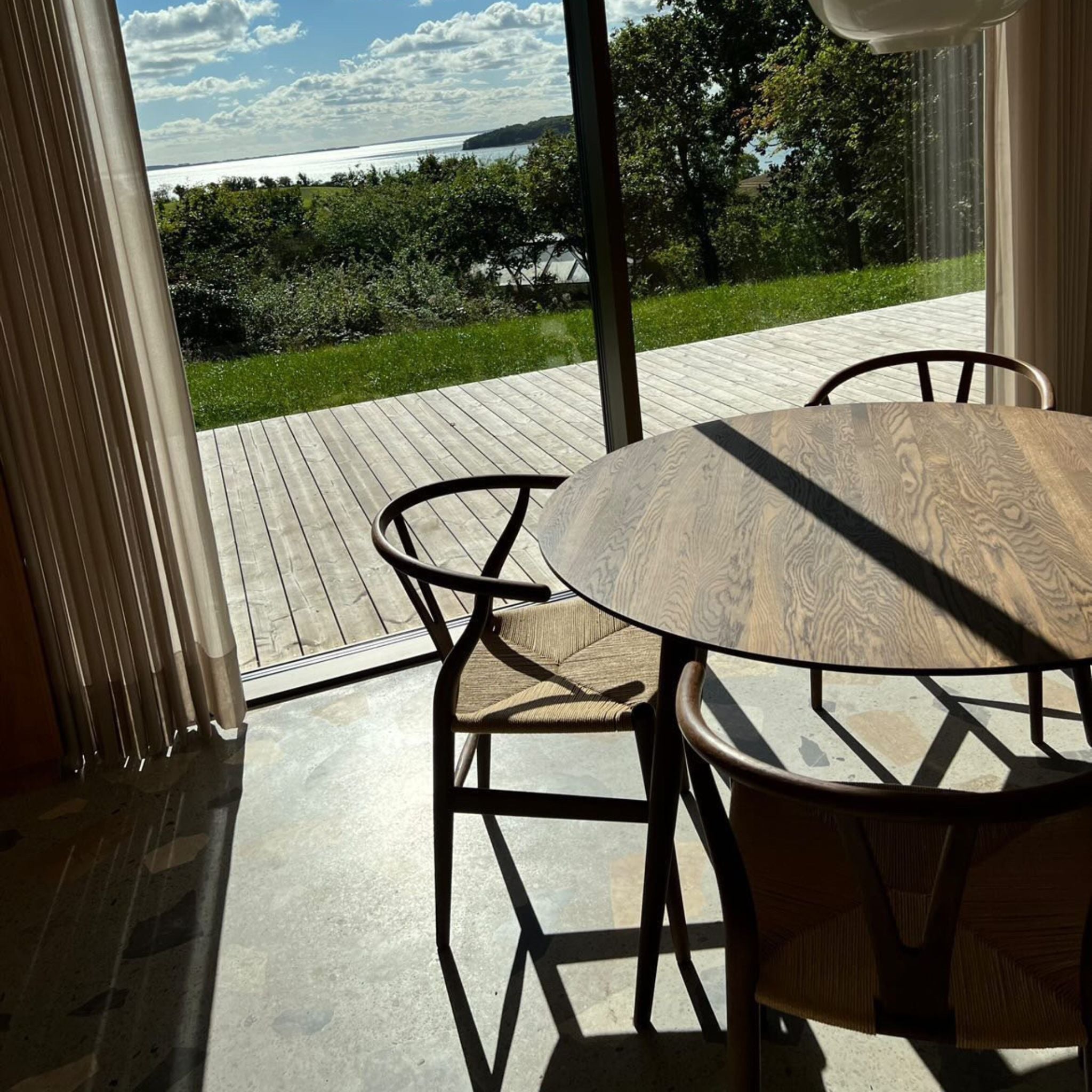 PLAYdinner Round Ø100 & Ø120 Dining Table PLAYdinner Round Ø100 & Ø120 Dining Table Bruunmunch